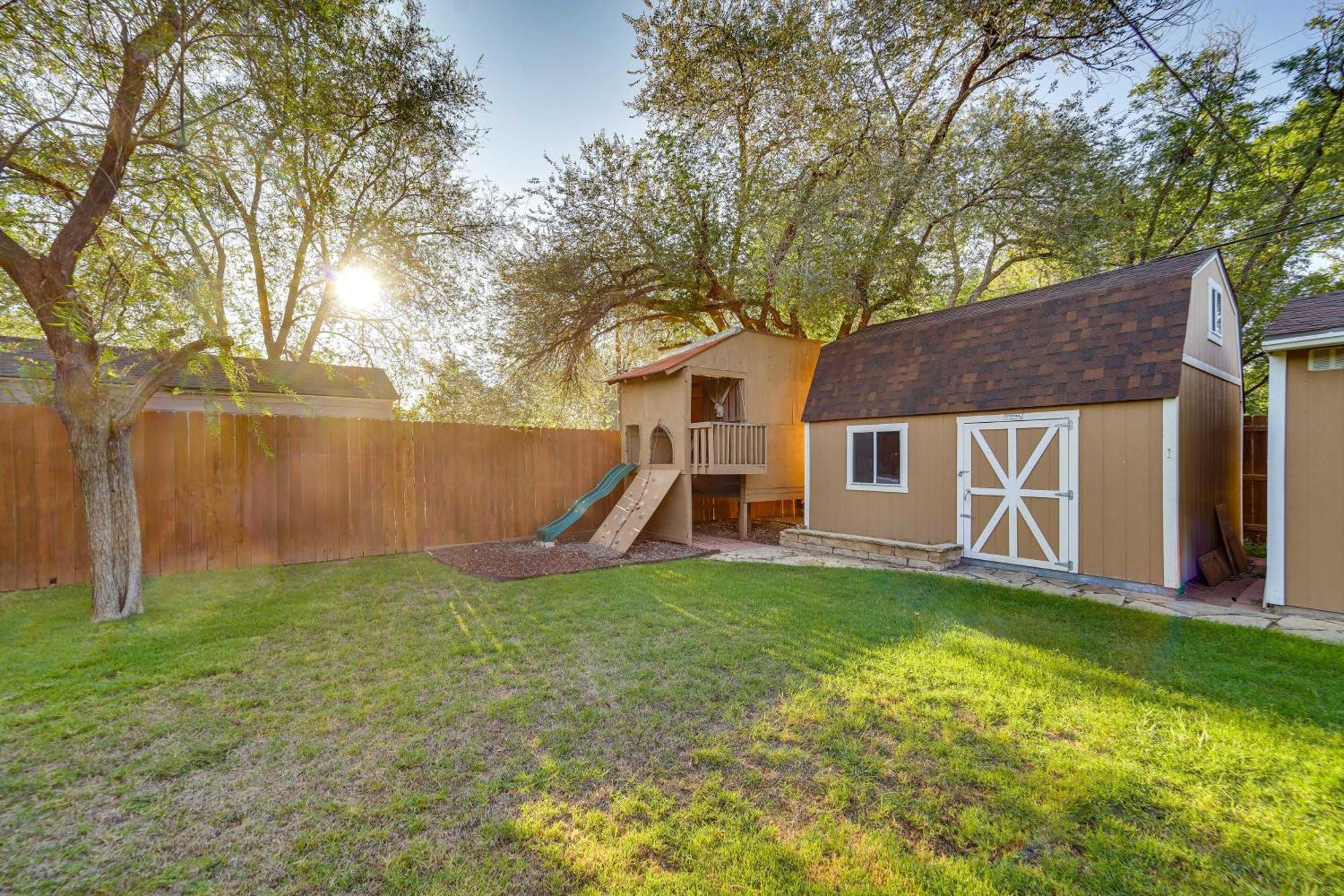 Lovely Lubbock Home With Furnished Deck And Grill Kültér fotó
